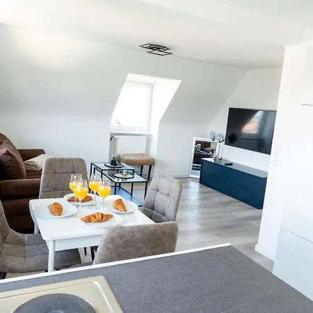 Zeppelin Apartment *